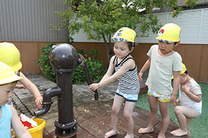 泥んこ遊び　たんぽぽ・ひまわり
