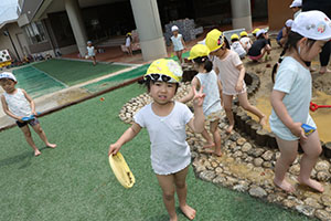 泥んこ遊び　たんぽぽ・ひまわり