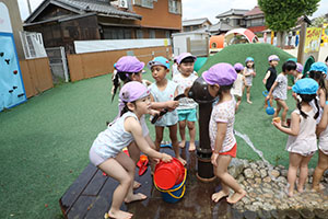 泥んこ遊び　さくら・すみれ