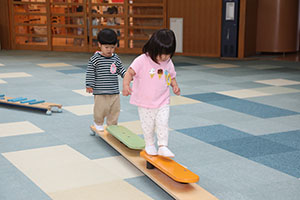 エンゼルドームでサーキット　ひよこ・あひる・ぺんぎん