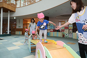 エンゼルドームでサーキット　ひよこ・あひる・ぺんぎん