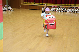 年中ドキドキF１リレー　ばら・すみれ・たんぽぽ