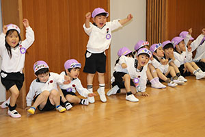 年中ドキドキF１リレー　ばら・すみれ・たんぽぽ