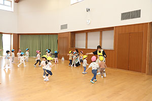 ボール遊び　ひよこ・あひる・ぺんぎん