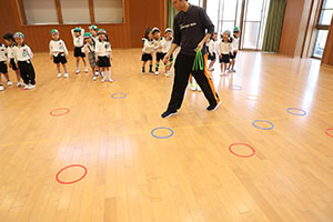 風船で楽しい運動遊び　A