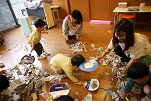 新聞あそび　楽しかったね　ひよこ