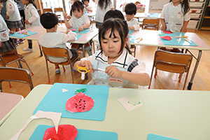 いちごの制作　たんぽぽ