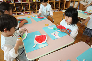 いちごの制作　たんぽぽ