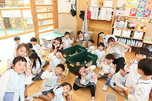 仲良くブロック遊び　　すみれ・C