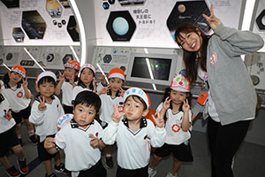 プラネタリウム見学　　たくさんの星がきれいだったね　C・D・E　