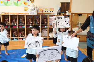 お母さんの絵の練習をしました　こあら