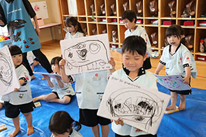 お母さんの絵の練習をしました　こあら