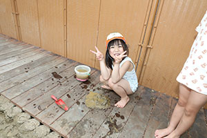 粘土作りと泥んこ遊び　さくら・E