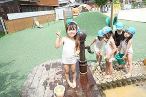 粘土作りと泥んこ遊び　さくら・E