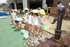 今日も元気にどろんこ遊び！　ひまわり・A