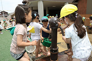 今日も元気にどろんこ遊び！　ひまわり・A