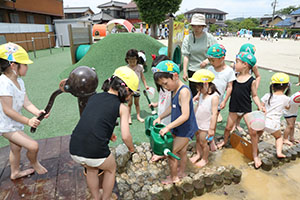 今日も元気にどろんこ遊び！　ひまわり・A