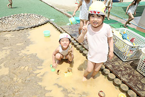 今日も元気にどろんこ遊び！　ひまわり・A