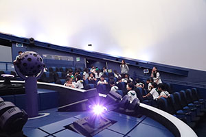 プラネタリウム見学　　たくさんの星がきれいだったね　A・B　NO．2