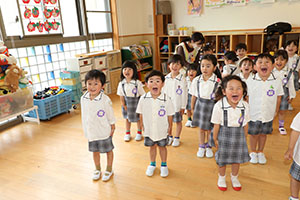 元気いっぱい歌っています♪　すみれ