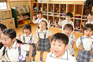 元気いっぱい歌っています♪　すみれ