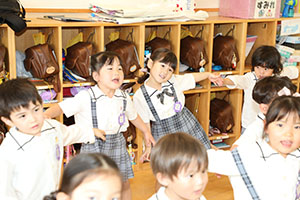 元気いっぱい歌っています♪　すみれ
