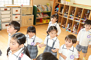 元気いっぱい歌っています♪　すみれ