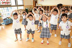元気いっぱい歌っています♪　すみれ