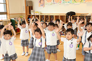 元気いっぱい歌っています♪　すみれ