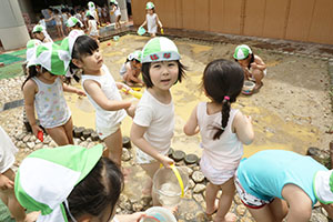 泥んこ遊び　ことり・さくら
