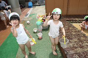 泥んこ遊び　ことり・さくら