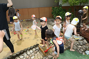 泥んこ遊び　ぱんだ・きりん