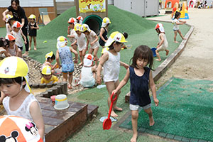 泥んこ遊び　ぱんだ・きりん