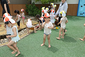 泥んこ遊び　ぱんだ・きりん