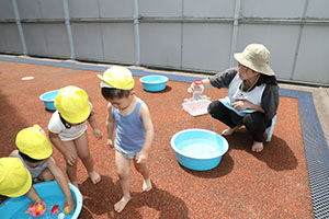 色水遊び　あひる