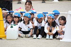 5月生まれのお誕生会　「シャボン玉ショー」　　年長・2歳児クラス