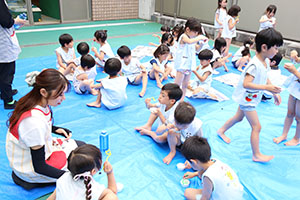 ぶくぶくシャボン玉に挑戦　A