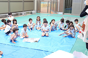 ぶくぶくシャボン玉に挑戦　A