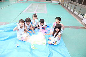 ぶくぶくシャボン玉に挑戦　A