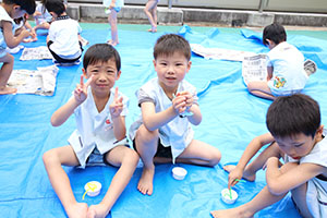 ぶくぶくシャボン玉に挑戦　A