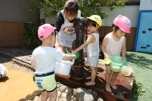 どろんこ遊び　ひよこ・あひる