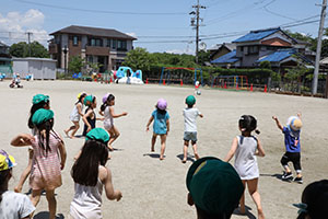 どろんこ遊びとシャボン玉に挑戦　こあら・すみれ