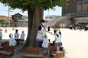 砂場で遊びました　うさぎ・ことり