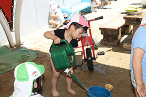 砂場で遊びました　うさぎ・ことり