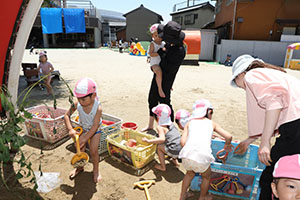 砂場で遊びました　うさぎ・ことり