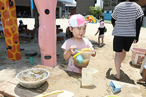 砂場で遊びました　うさぎ・ことり