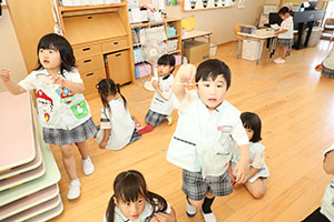 コマの制作　たんぽぽ