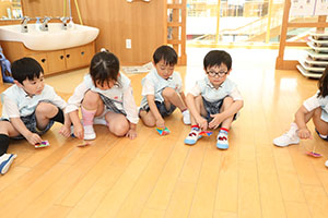 コマの制作　たんぽぽ