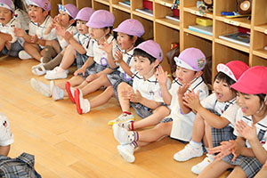 カードめくり競争とシャボン玉　ばら・すみれ