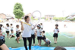 人が入れるシャボン玉に挑戦！　C・E